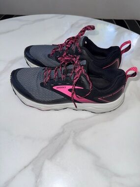 Brooks Gray and Pink Women's Running Sneakers